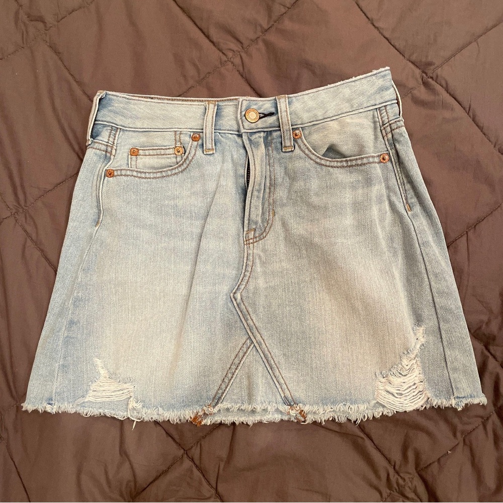Light wash American Eagle Skirt